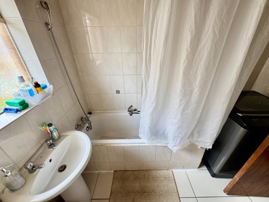 2 Bedroom Property for Sale in Potchefstroom North West